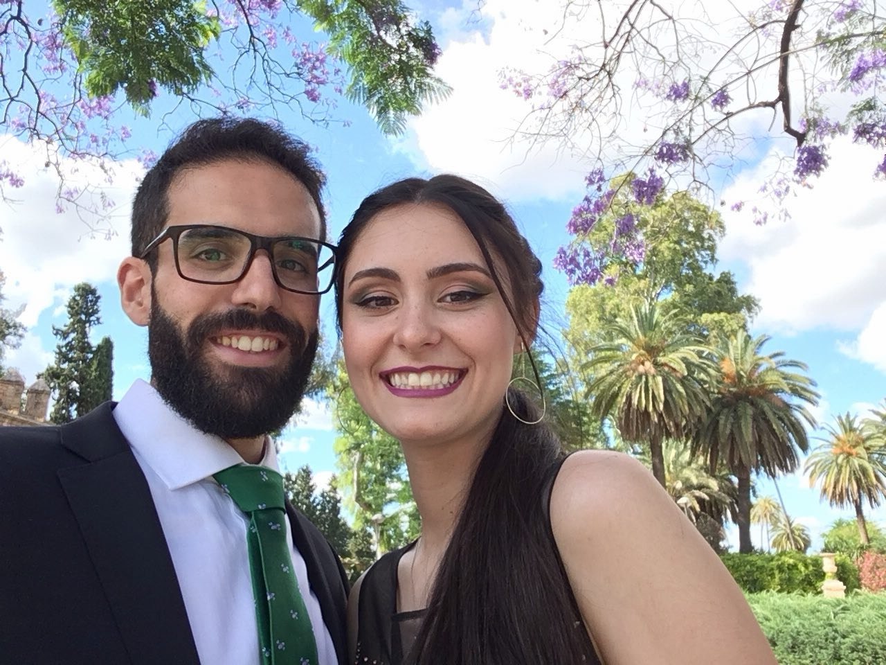 Silvia y José María brindando con copas